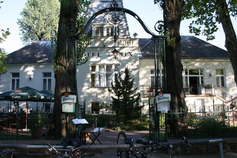 Fonix Hotel Balatonföldvár Exteriör bild