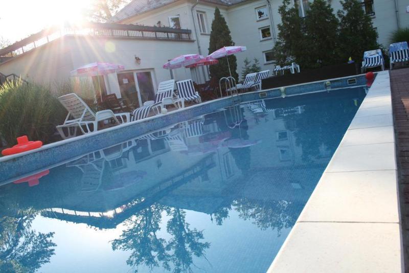 Fonix Hotel Balatonföldvár Exteriör bild